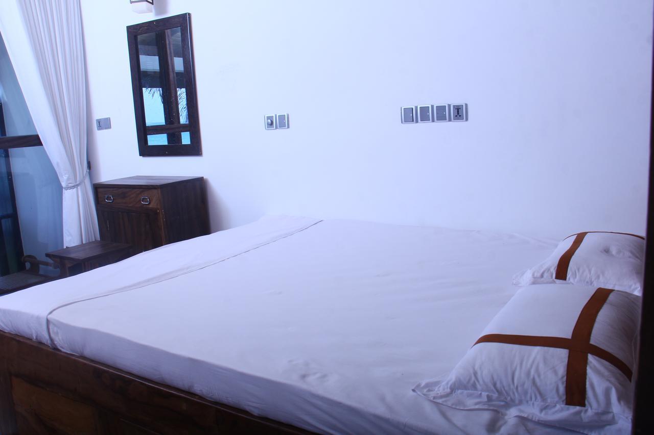 Love Birds Beach Hotel Matara Exterior photo