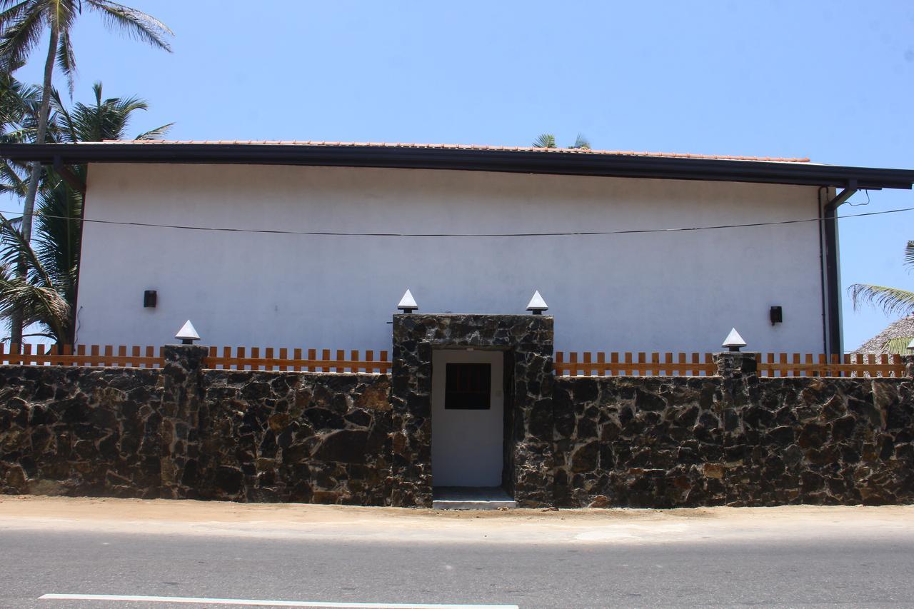 Love Birds Beach Hotel Matara Exterior photo